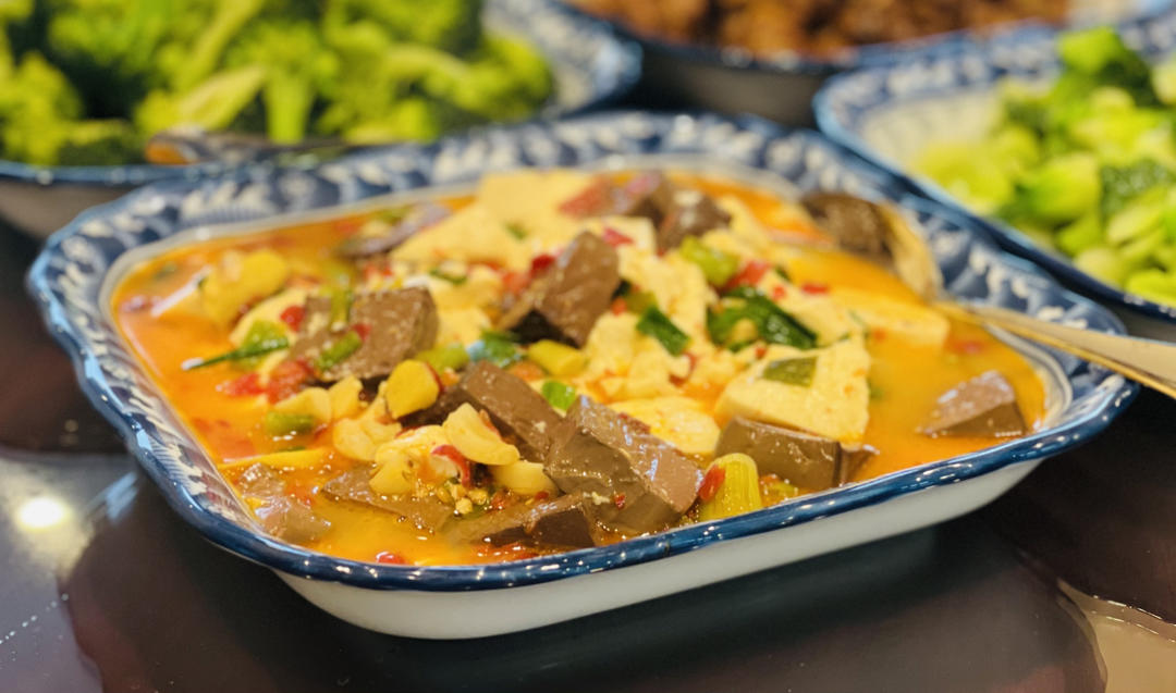 鸭血豆腐煲