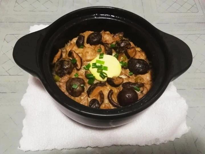 冬菇滑鸡煲仔饭，控制锅巴的生成，煲仔饭酱油的配制