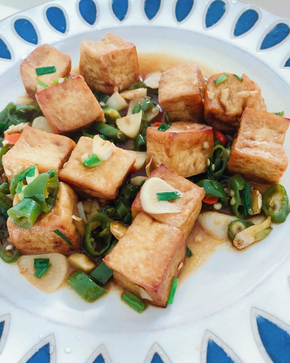 【就是这个辣味儿！】可能是最下饭的素菜——湘味青椒豆腐
