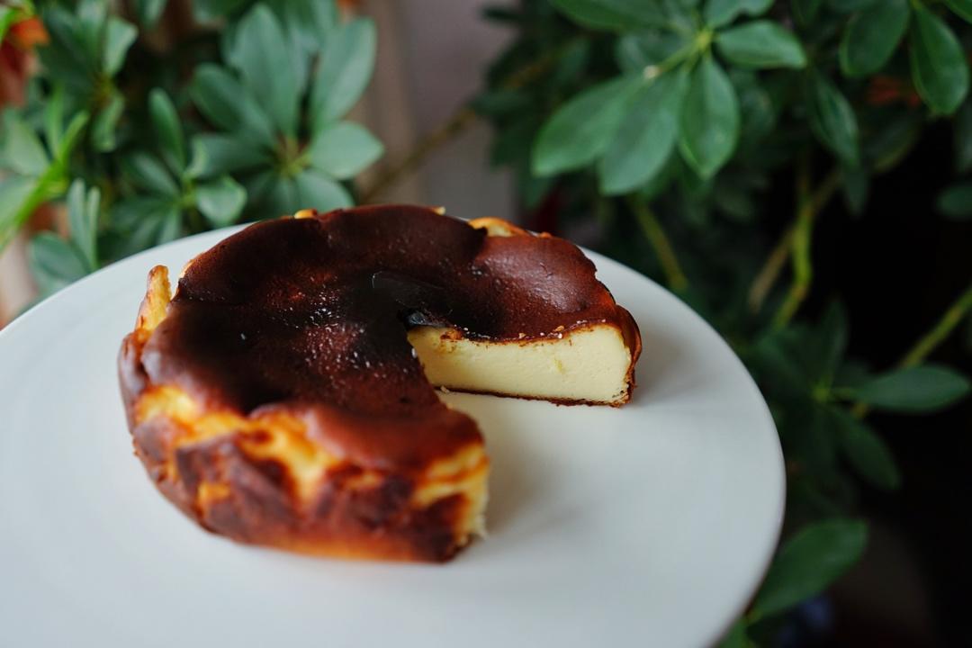 “烧伤”的奶酪蛋糕Burnt cheese cake