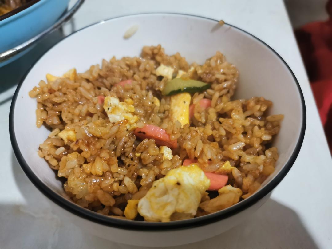 超级好吃的酱油火腿蛋炒饭！
