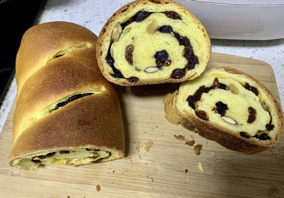 奶香果仁大列巴