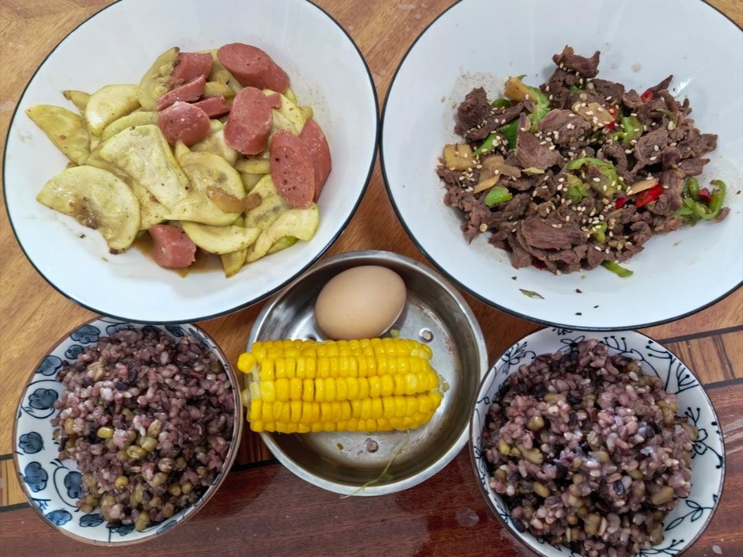 芦笋炒牛肉/茭白炒牛肉