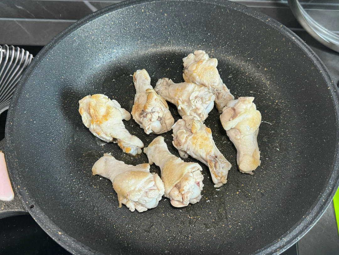 好吃到舔手指的「蒜香蜜汁鸡翅根」👍
