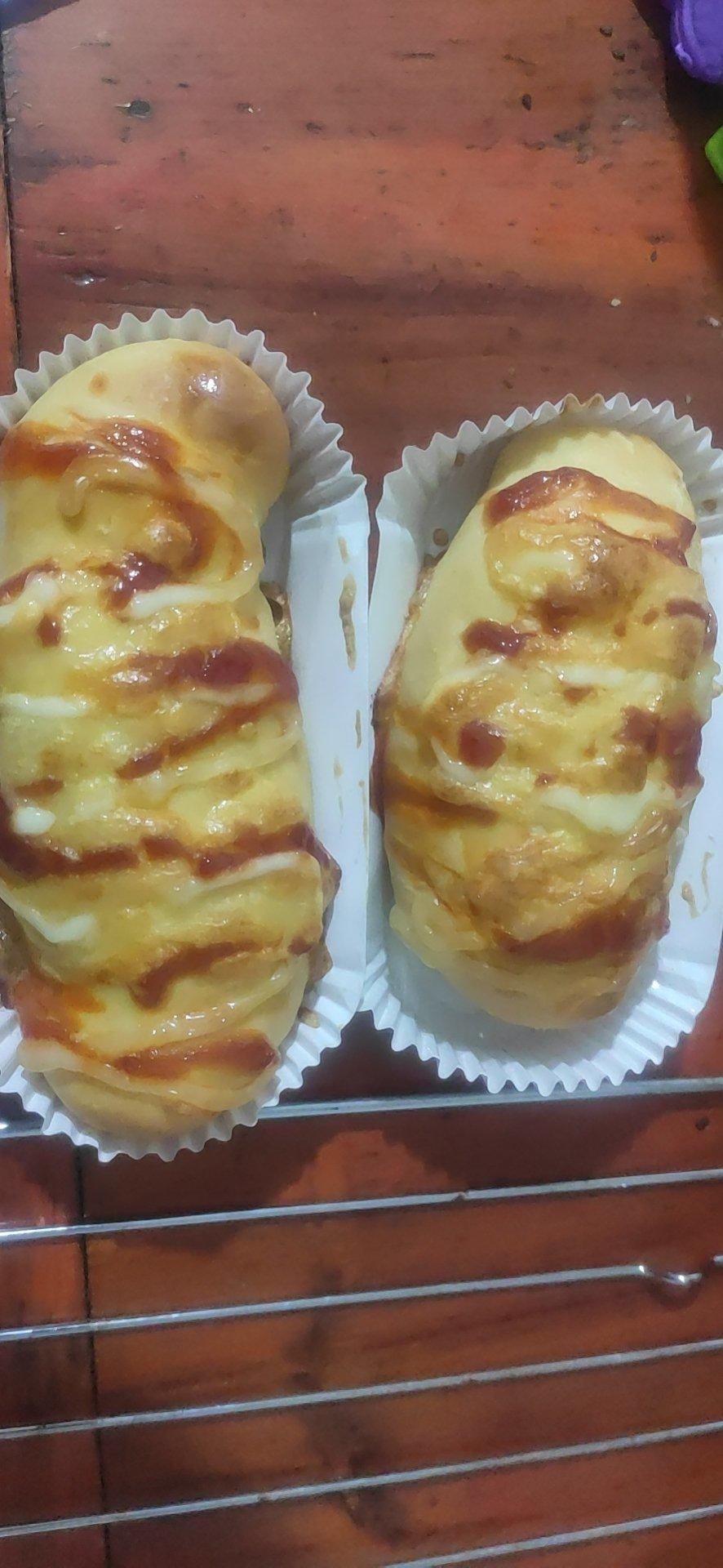 芝士香肠餐包