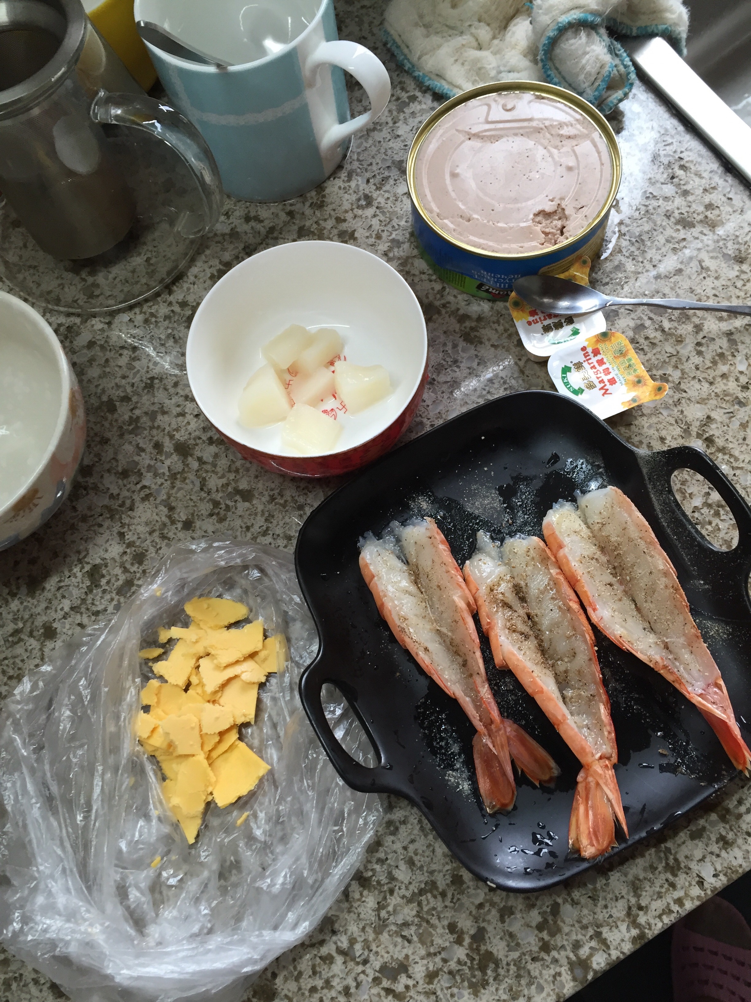 鹅肝酱焗大虾的做法 步骤1