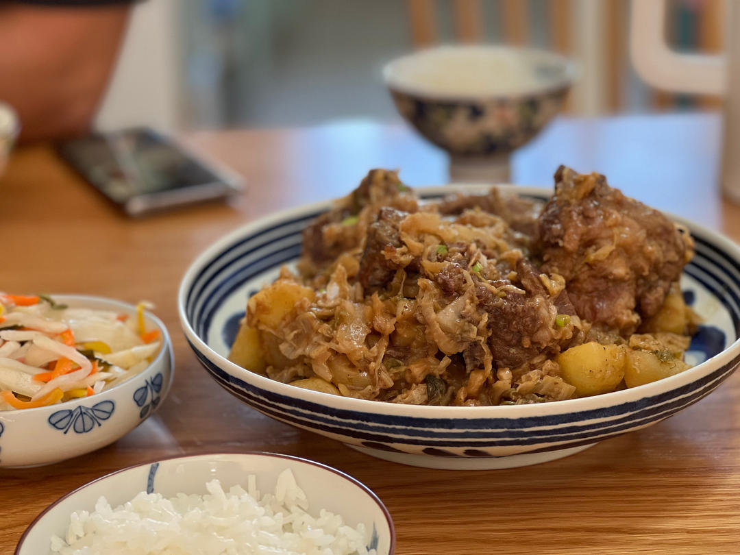 猪骨头烩酸菜（鄂尔多斯正宗版）