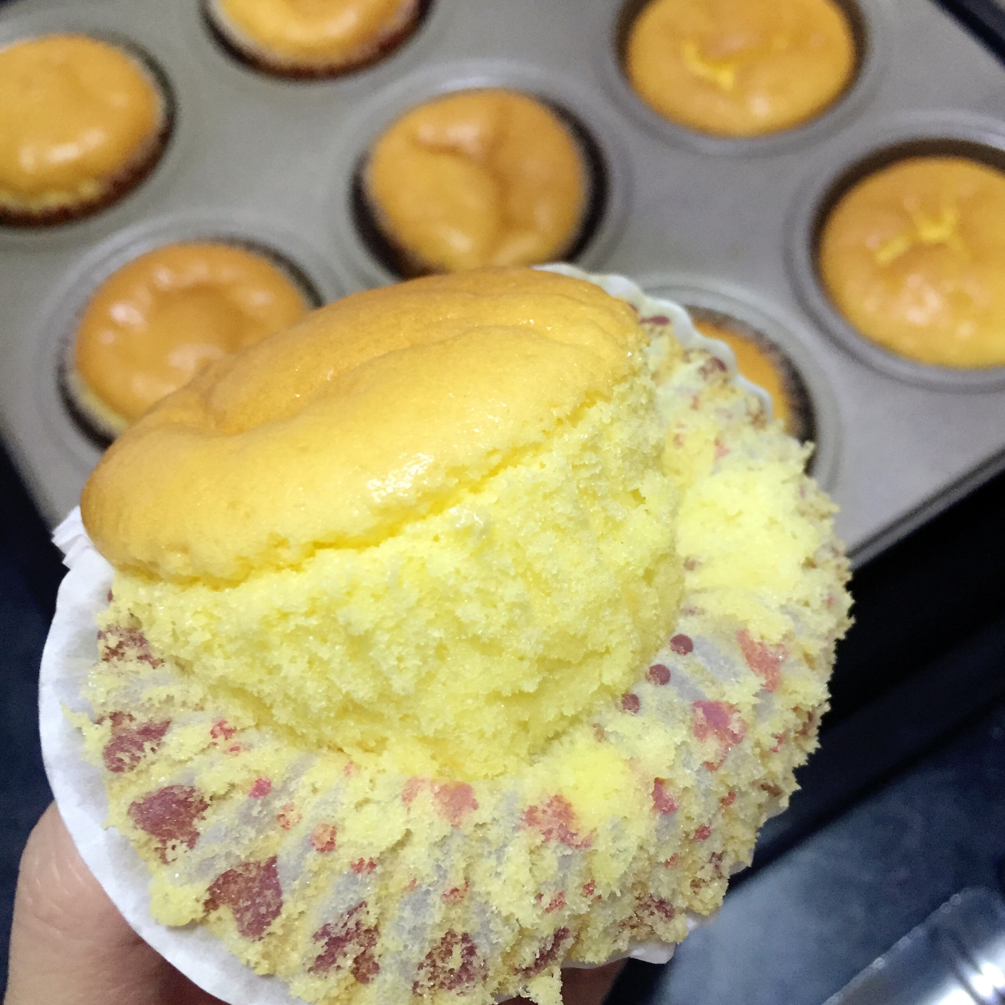 消耗淡奶油之作——淡奶油小蛋糕