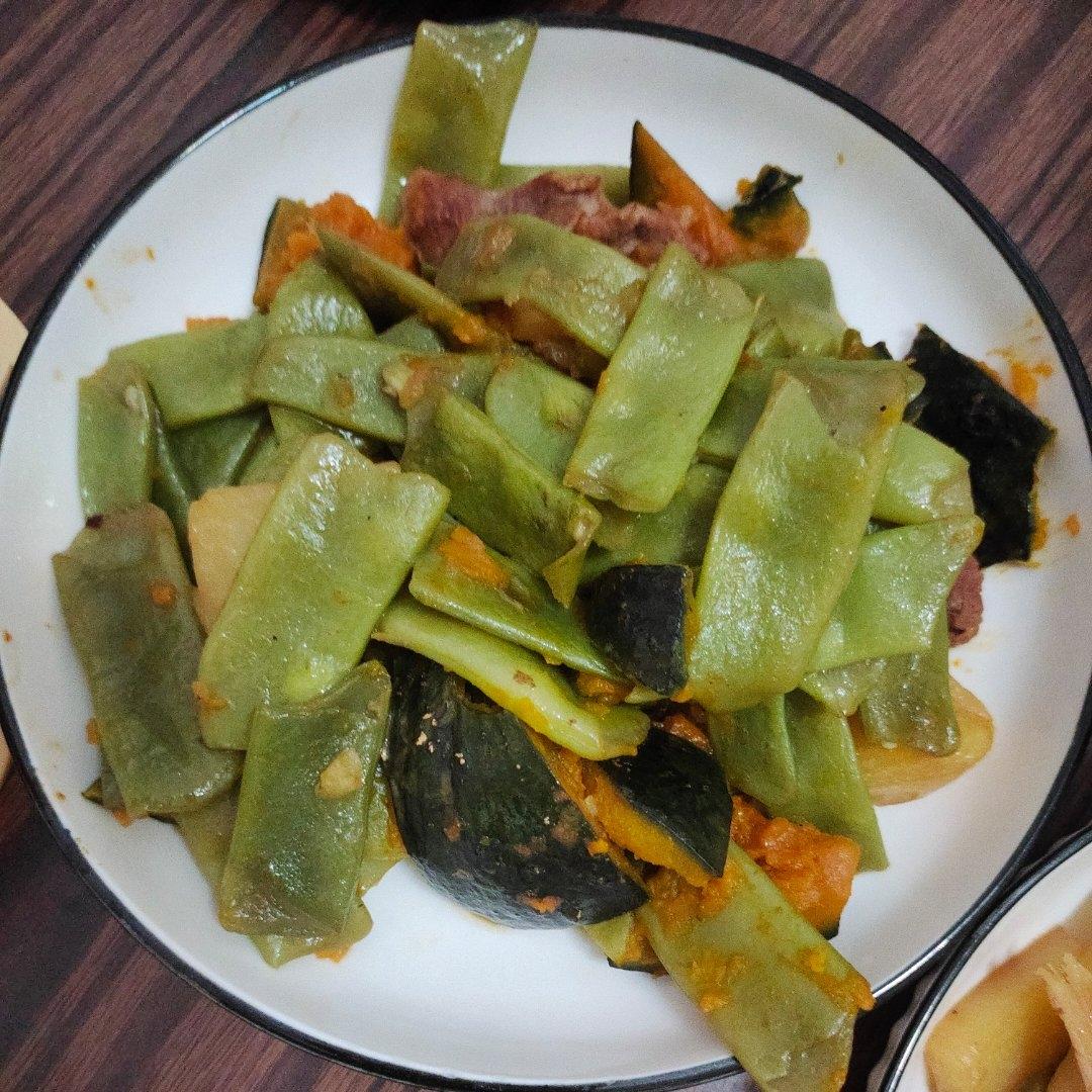 不吃两碗饭你找我！东北做法 酱炖芸豆土豆五花肉