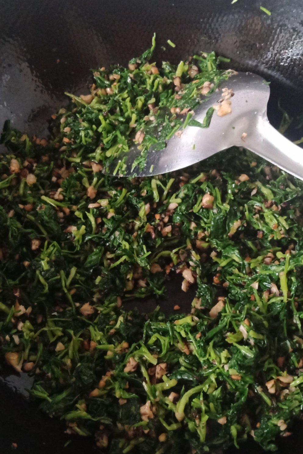 居安思危4做的马兰头炒饭