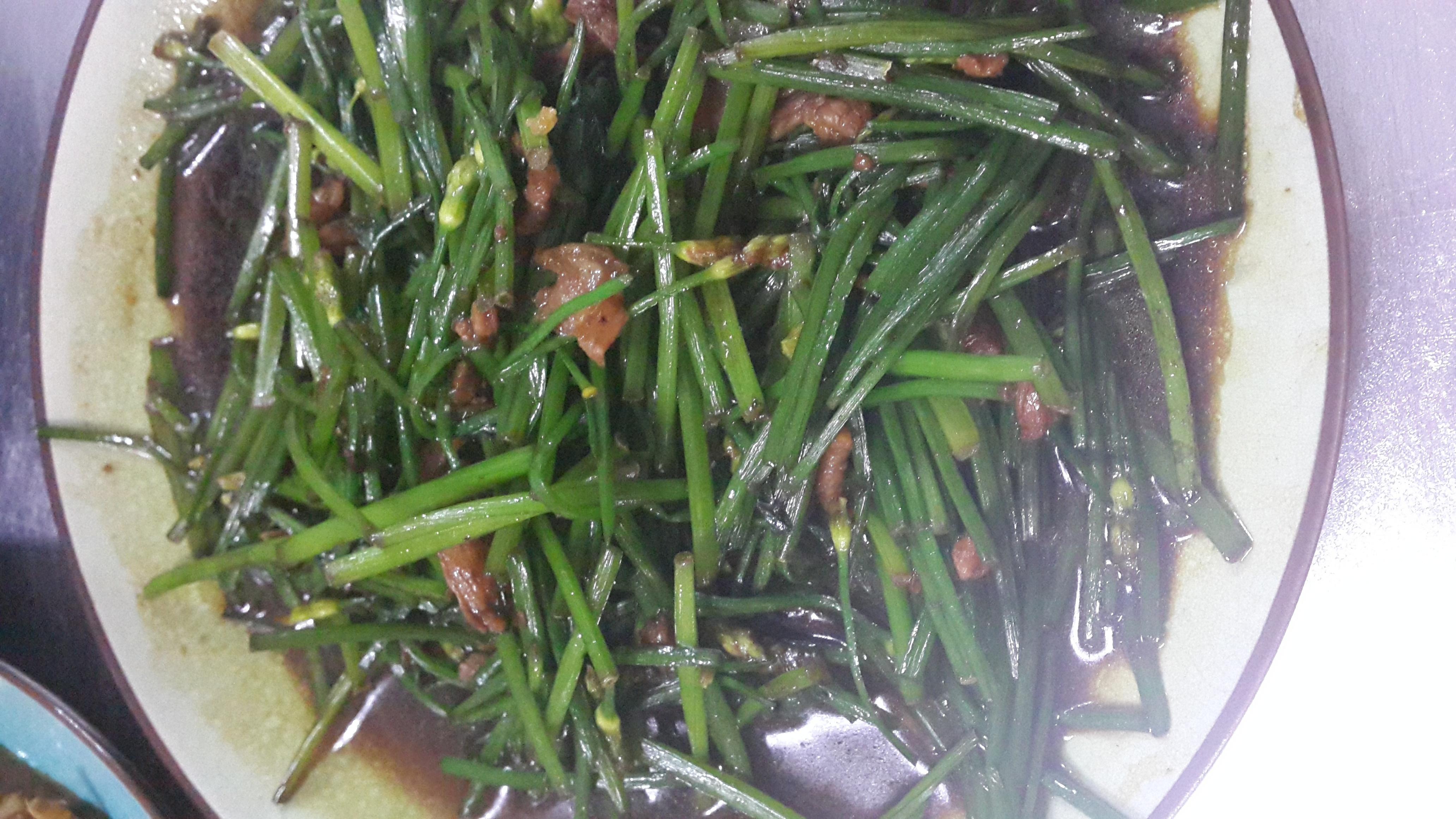 韭菜葶子烧肉的做法