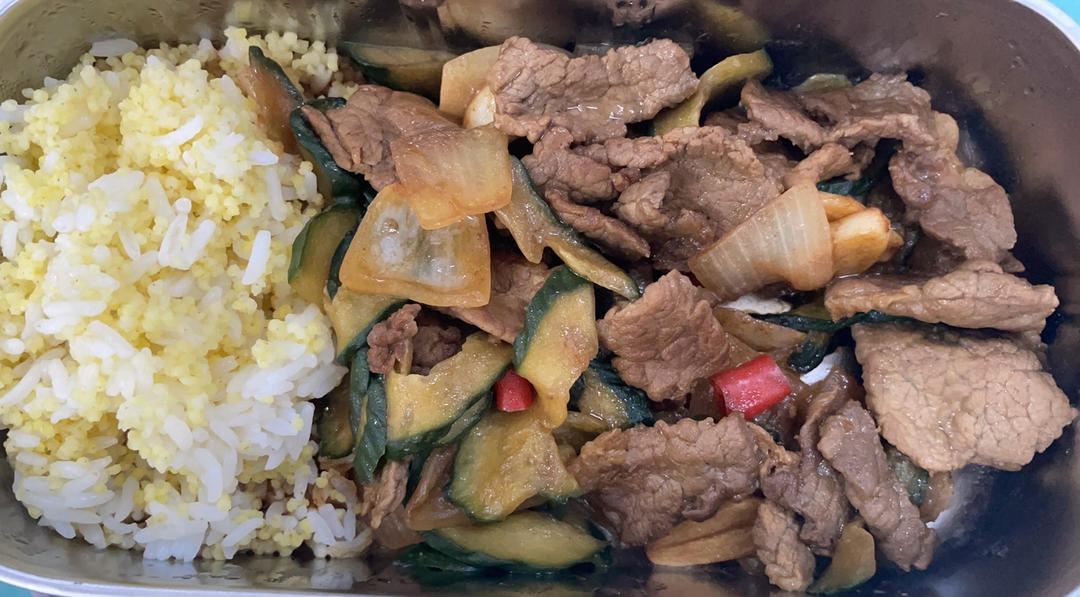 牛肉这样炒，简单又清爽｜黄瓜小炒牛肉