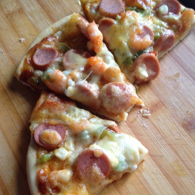 厚底鲜虾培根披萨
