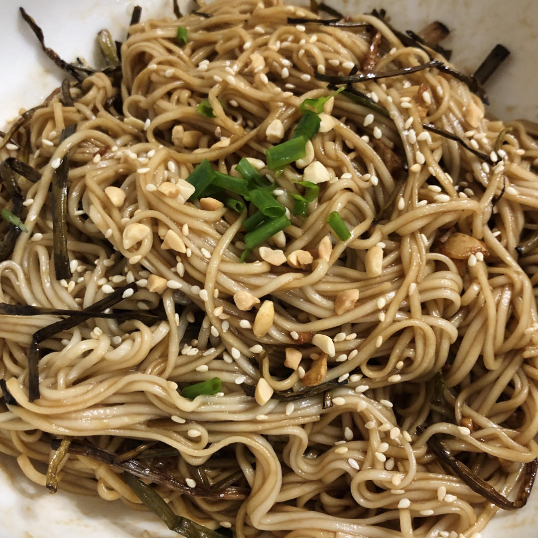 10分钟搞定的一碗葱油拌面