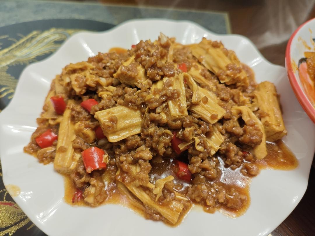 腐竹烧肉末｜家常下饭菜