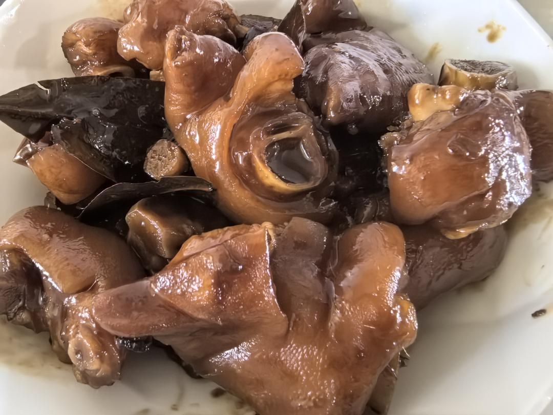 美味的家常菜：红烧猪蹄