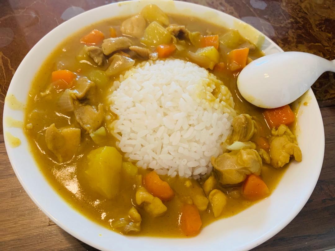 咖喱鸡肉饭