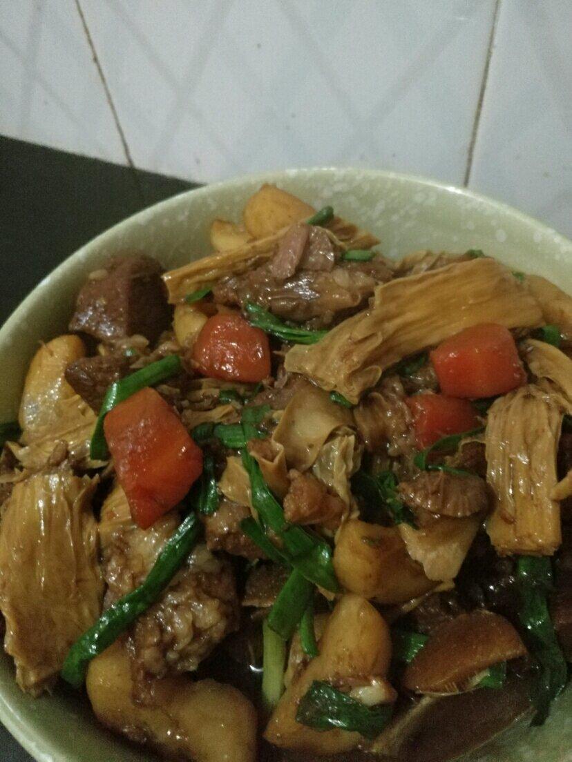 暖身广式羊肉煲