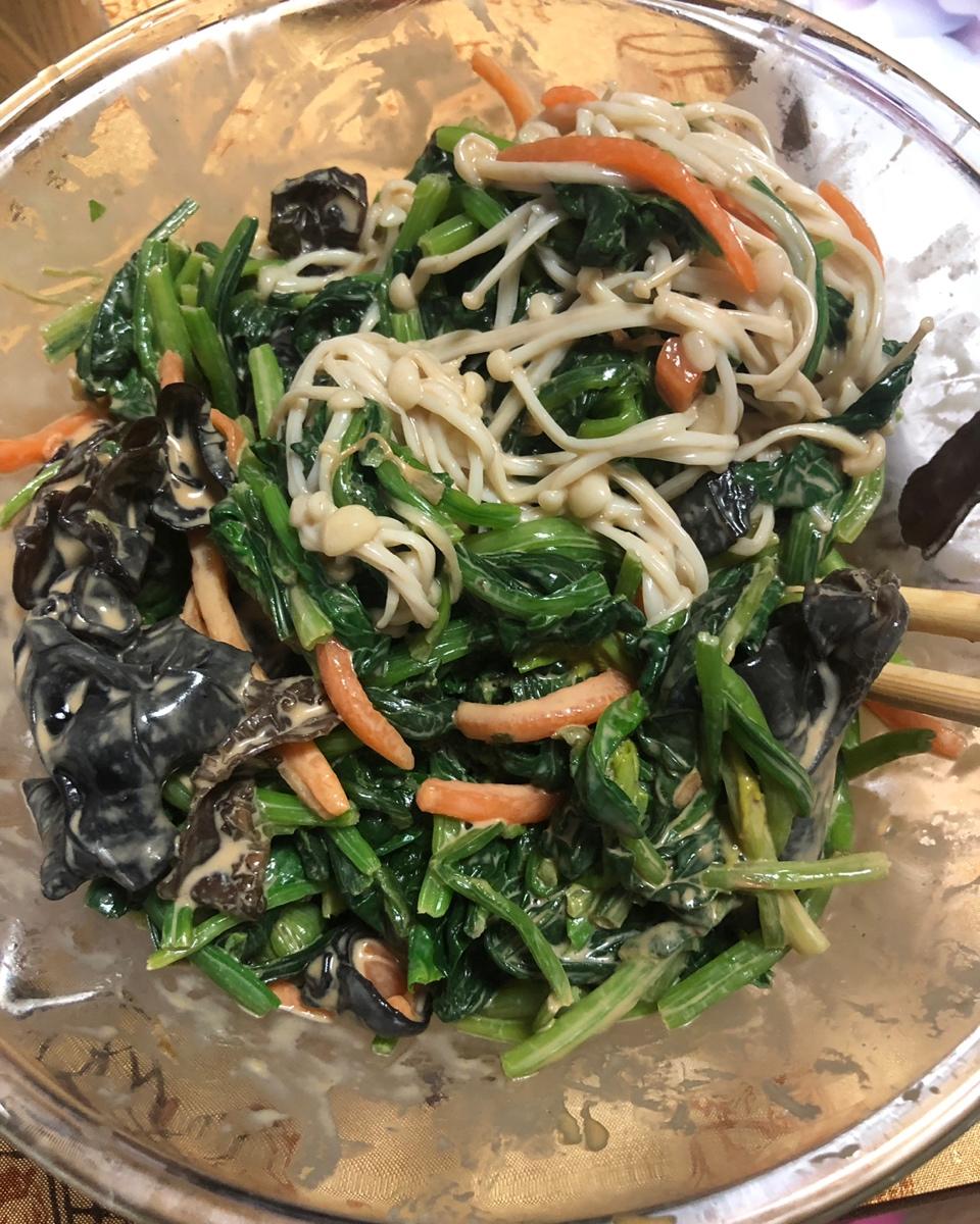 减肥餐-凉拌菠菜木耳金针菇