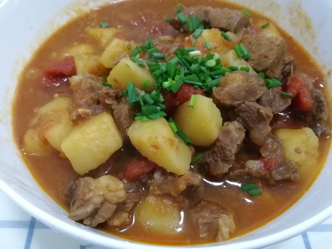 番茄土豆炖牛腩