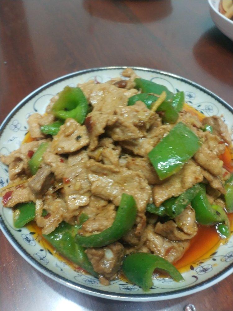 下饭神器👉青椒炒肉