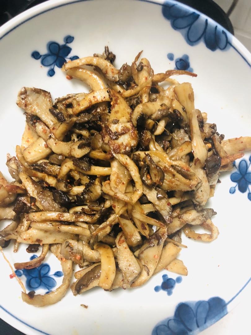 干煸平菇（有肉的味道）