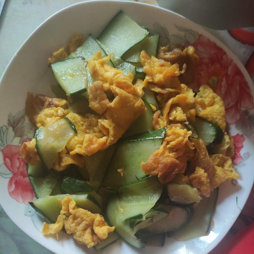黄瓜炒鸡蛋 （青瓜炒鸡蛋）