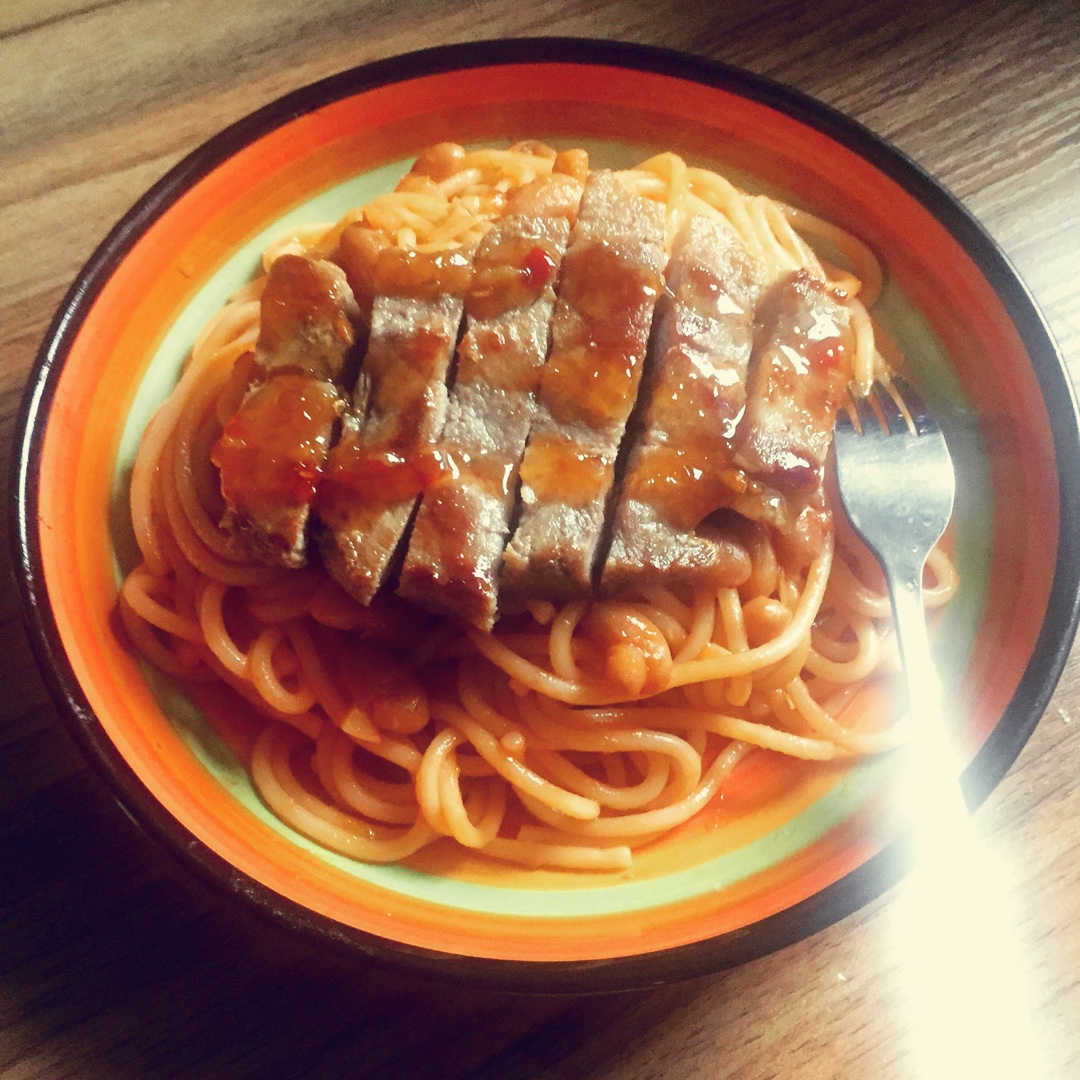 火龙果茄汁黄豆意面