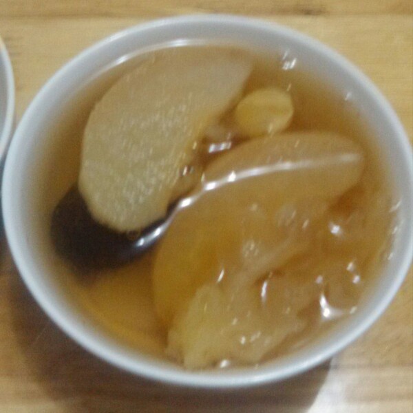 冰糖银耳雪梨汤