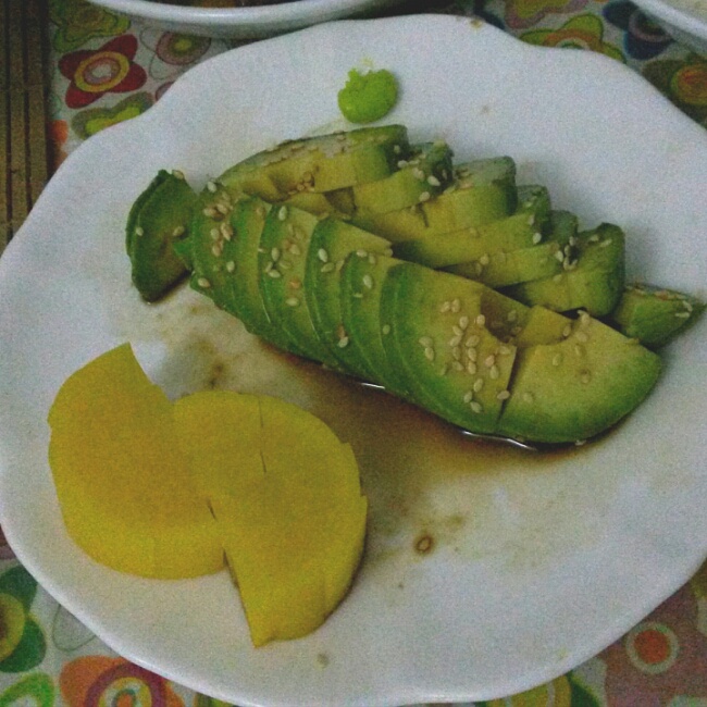 牛油果蘸酱油