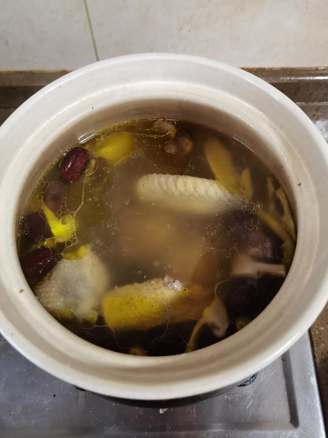 奶奶教的鲜香肥美香菇炖鸡汤