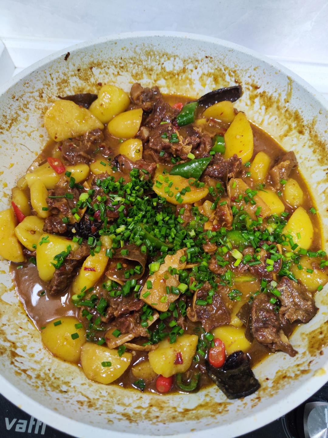 家常牛腩炖土豆