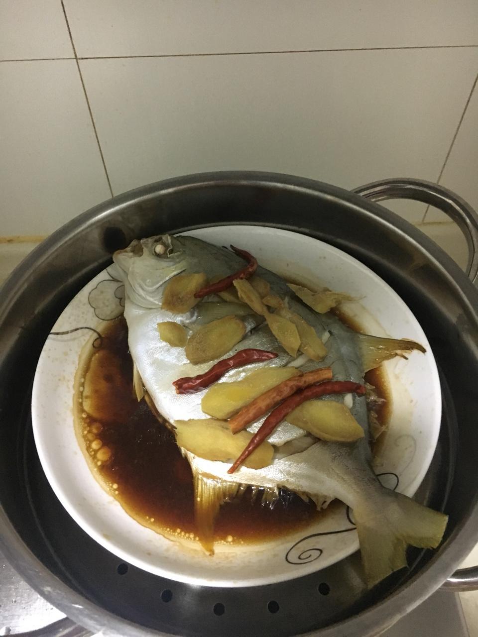 清蒸金鲳鱼