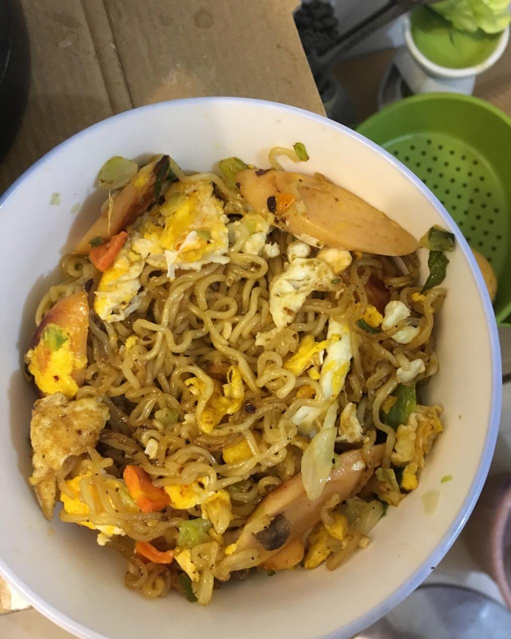路边摊风味炒方便面