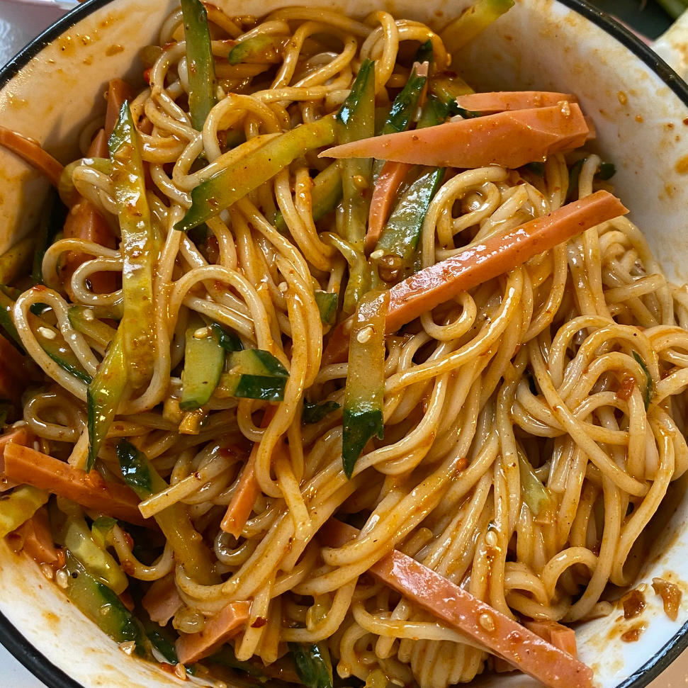 十分钟做好一盘开胃凉拌面～太好吃啦