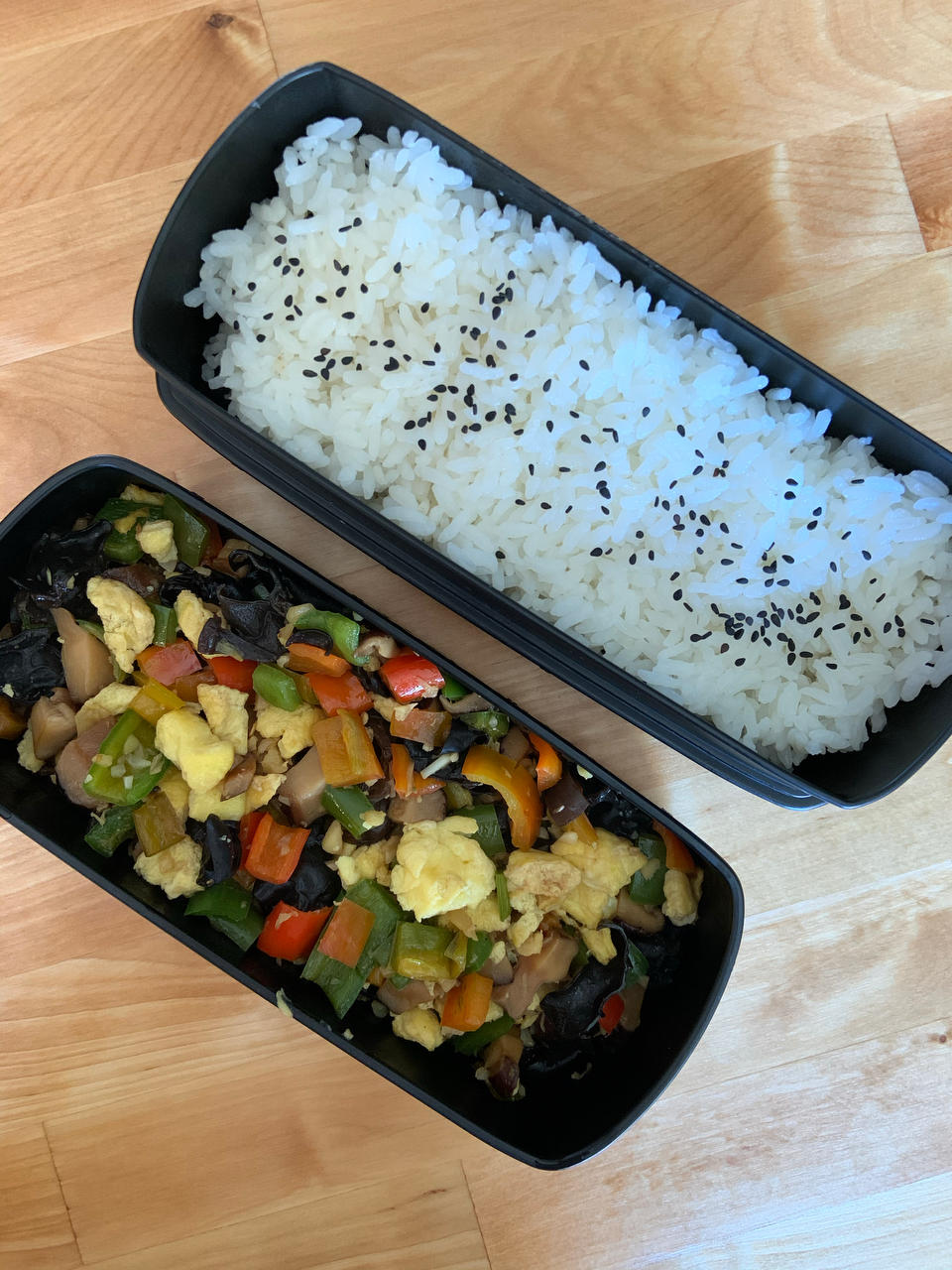 黑木耳青椒炒鸡蛋（营养又下饭）