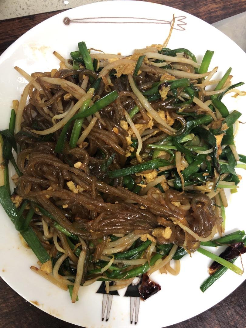 家庭版炒合菜【绿豆芽粉条炒鸡蛋】