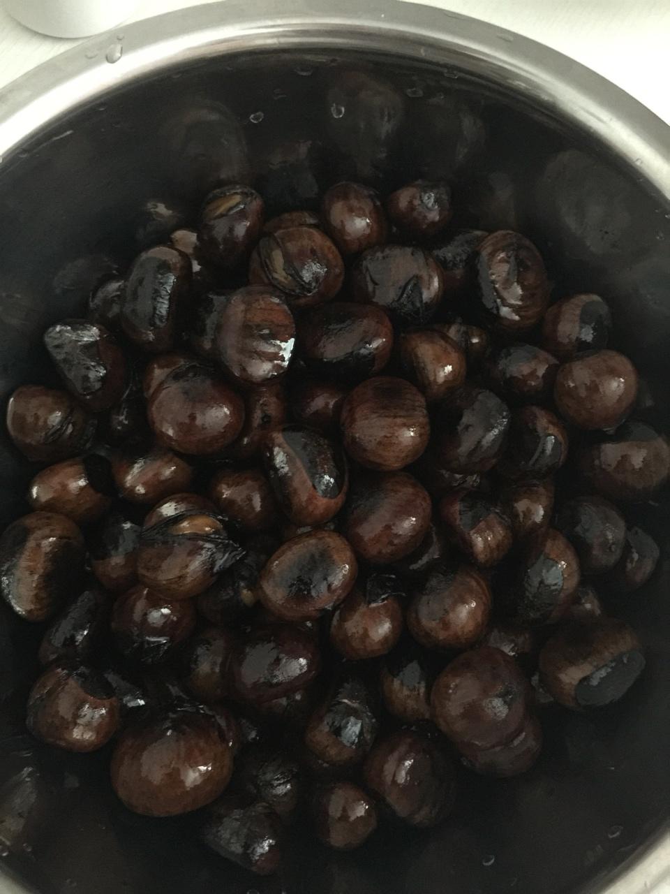 慵懒美丽的栗子