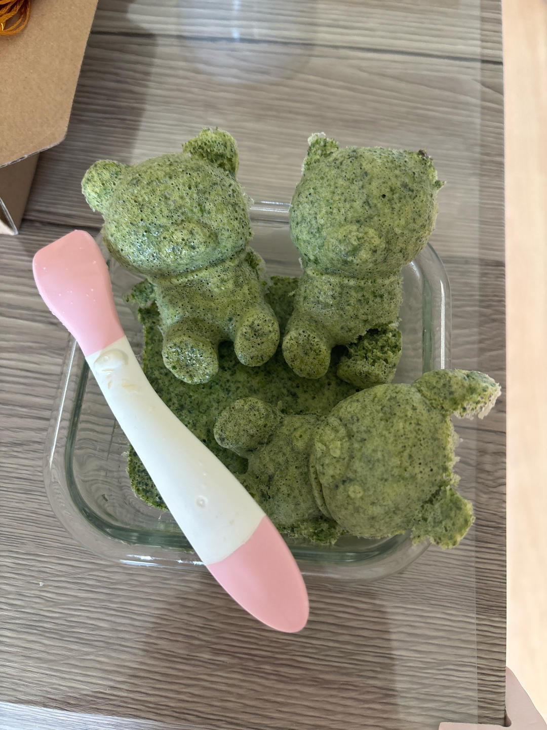 菠菜蒸糕（八个月以上的宝宝就可以吃了）