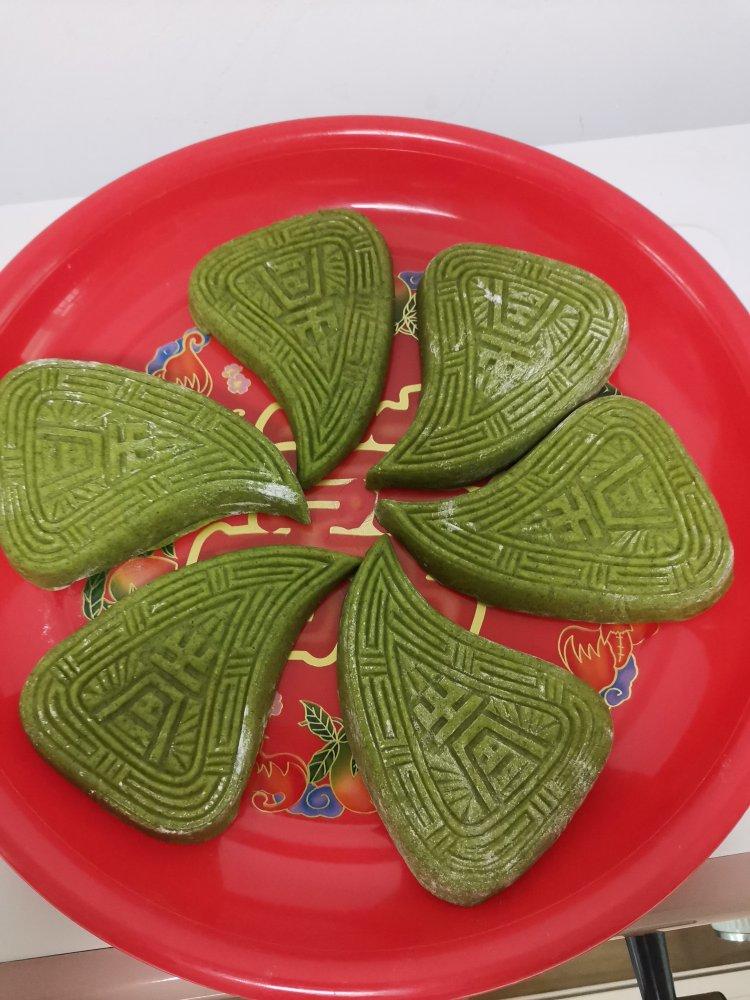 虫52o做的艾草粿