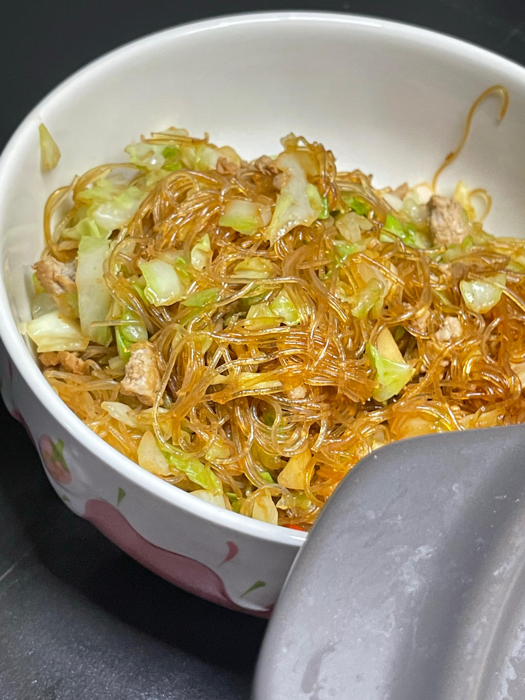 包菜肉沫炒粉丝 粉丝不坨不粘的关键
