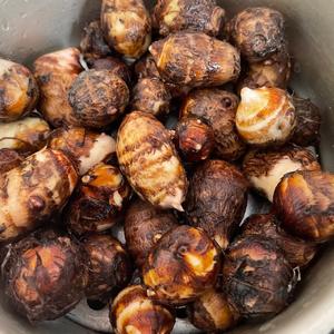 🔥宁波人蘸酱油的原味毛芋艿的做法 步骤1