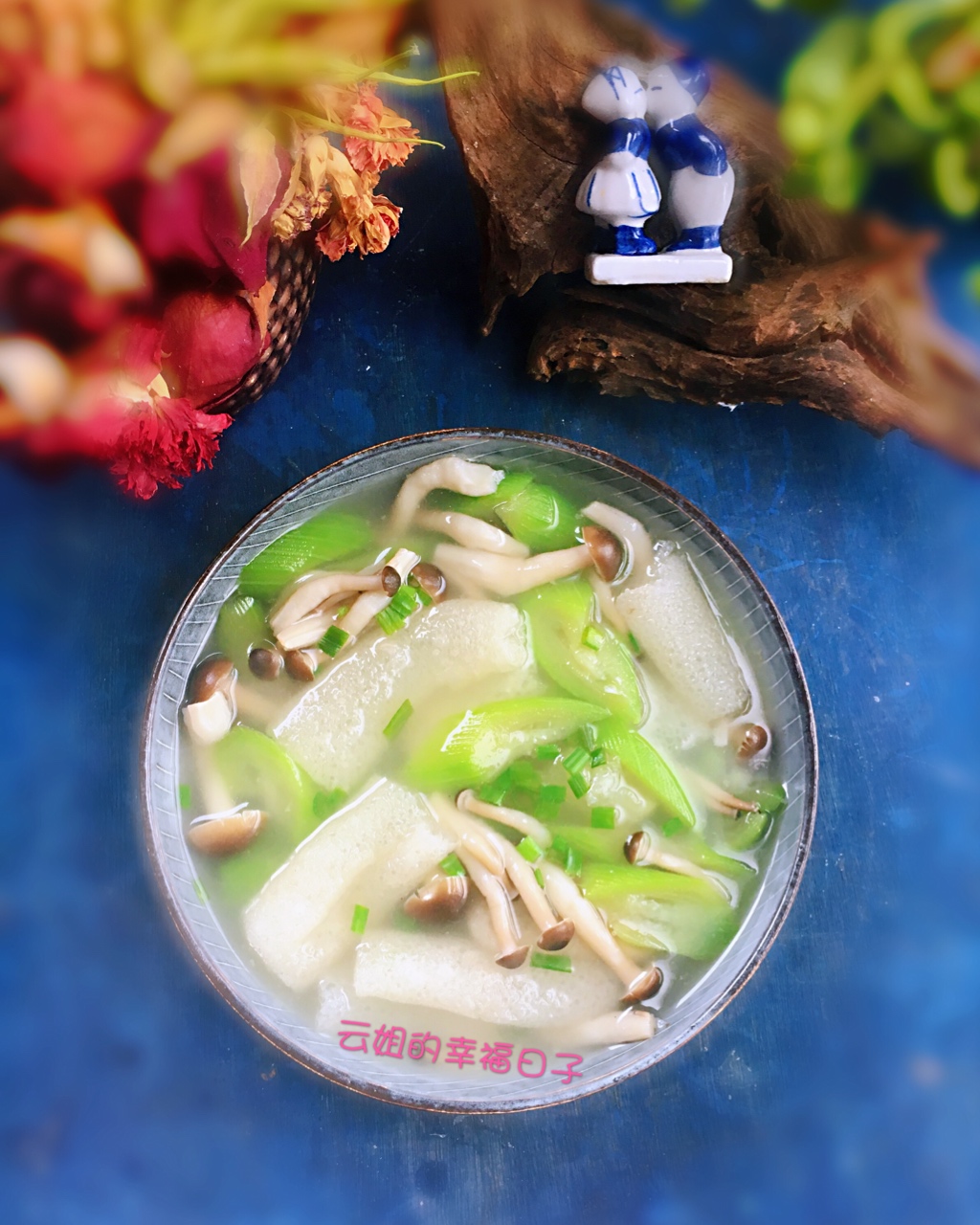 竹荪丝瓜菌菇汤