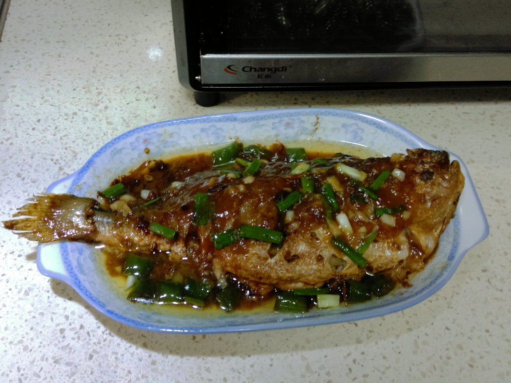 红烧黄鱼—鱼皮不破的小窍门