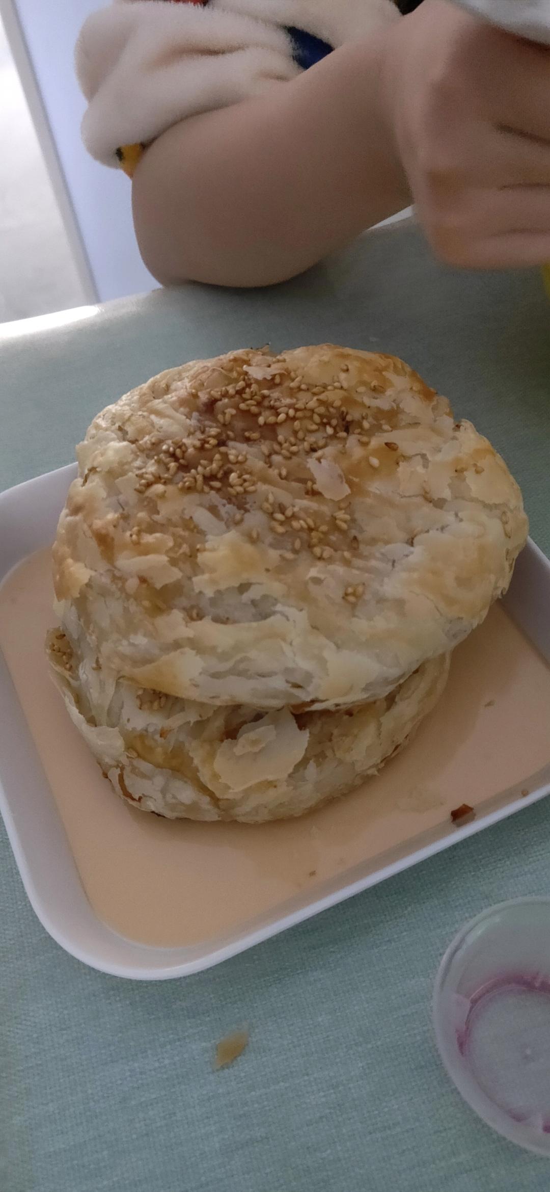 🍕懒人香酥鸡肉饼
      皮薄馅大又多汁