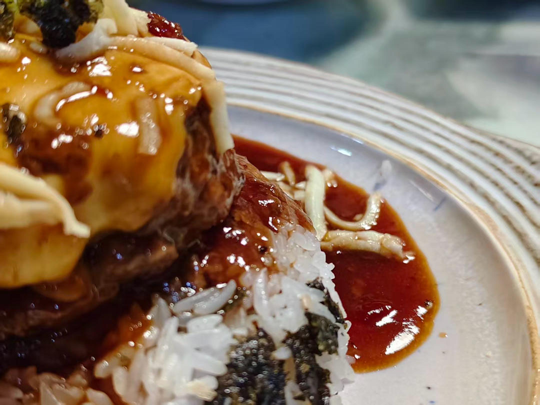 芝士牛肉汉堡盖饭