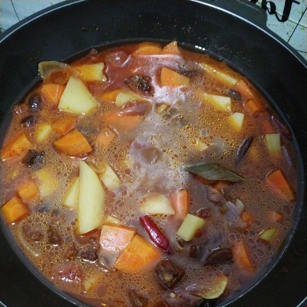 西红柿炖牛腩（牛肉）