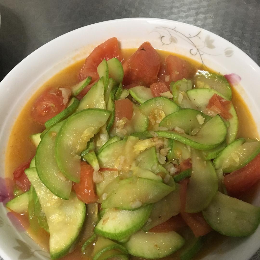 西红柿炒西葫芦