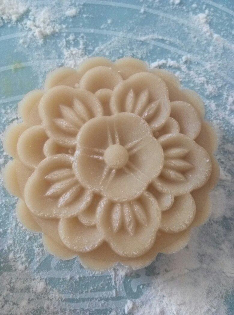 广式月饼——蛋黄莲蓉月饼