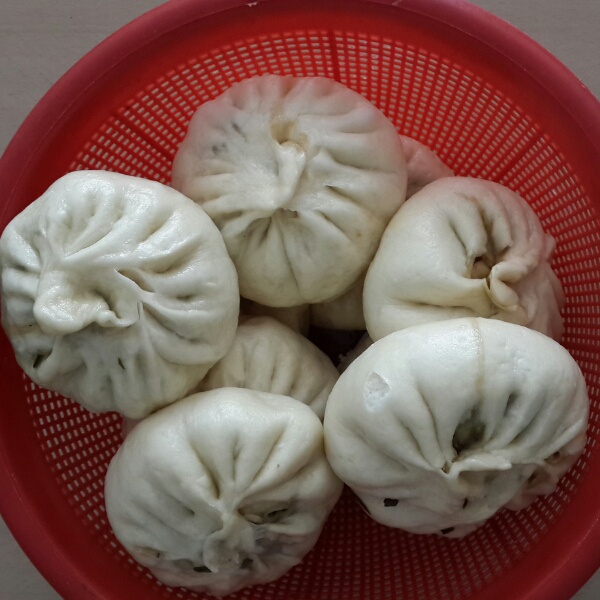 黑木耳韭菜鸡蛋蒸包子